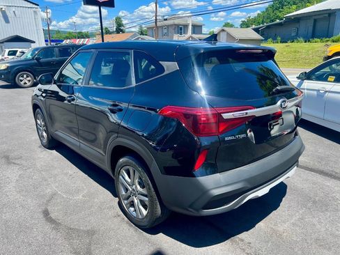 Used 2021 Kia Seltos LX AWD/4WD image 3