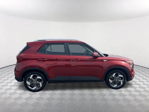 Used 2025 Hyundai Venue SEL FWD image 4