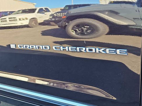 Used 2022 Jeep Grand Cherokee Summit w/ Advanced Protech Group IV image 13