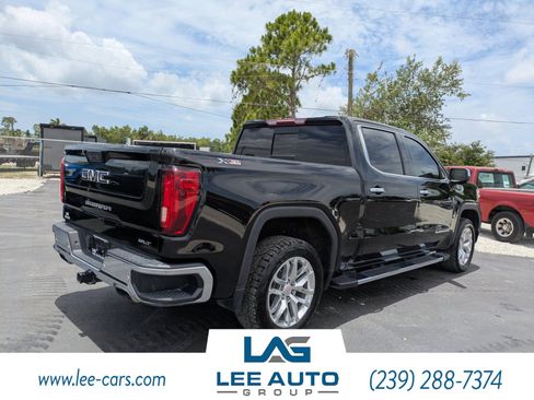 Used 2022 GMC Sierra 1500 SLT w/ SLT Premium Plus Package AWD/4WD image 3