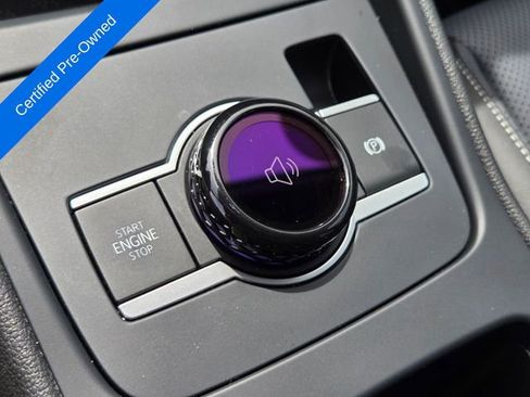 Certified 2025 Volkswagen Tiguan SE FWD image 23