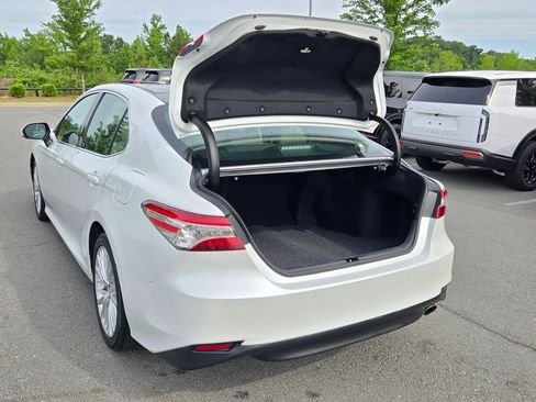 Used 2018 Toyota Camry XLE w/ Audio Package FWD image 18