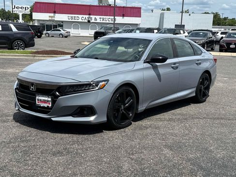 Used 2022 Honda Accord Sport image 6