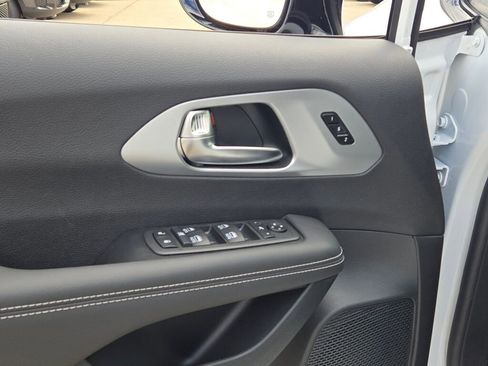 New 2026 Chrysler Pacifica Limited w/ S Appearance Package image 23