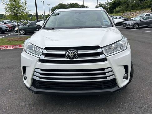 Used 2019 Toyota Highlander XLE FWD image 8