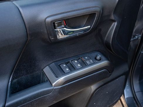 Used 2021 Toyota Tacoma 4x4 Double Cab image 16