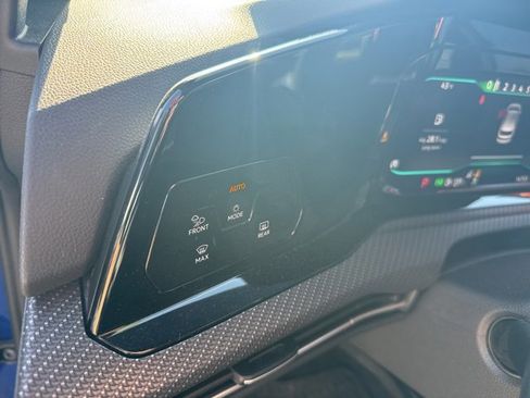 Used 2024 Volkswagen Golf R 2.0T image 13