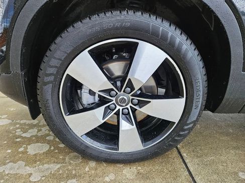 Used 2019 Volvo XC40 T5 Momentum AWD/4WD image 9