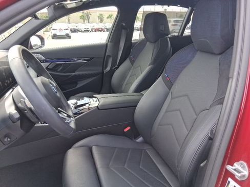 Used 2025 BMW 550e xDrive w/ Executive Package AWD/4WD image 14