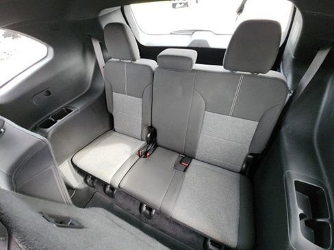 Used 2025 GMC Acadia Elevation image 23