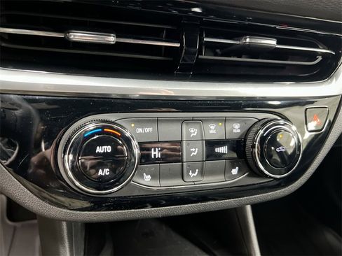 Certified 2024 Buick Envista Sport Touring w/ Convenience I Package image 15