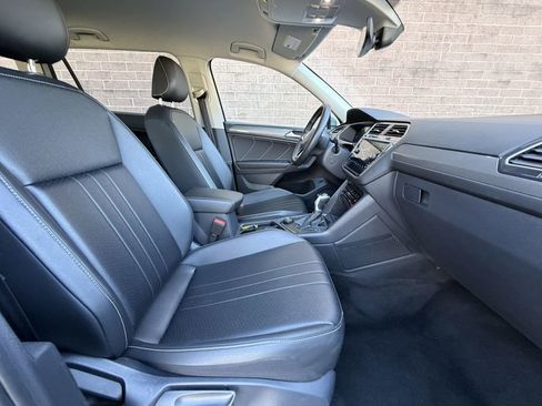 Used 2024 Volkswagen Tiguan SE image 24