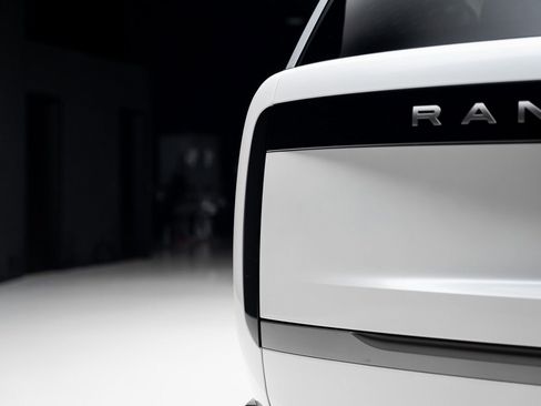 Used 2023 Land Rover Range Rover SE image 28
