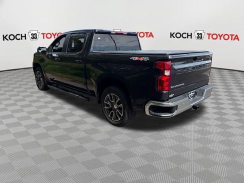 Used 2022 Chevrolet Silverado 1500 LT AWD/4WD image 6