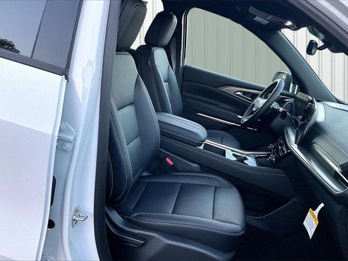 New 2026 Chevrolet Traverse LT w/ Midnight/Sport Edition image 5