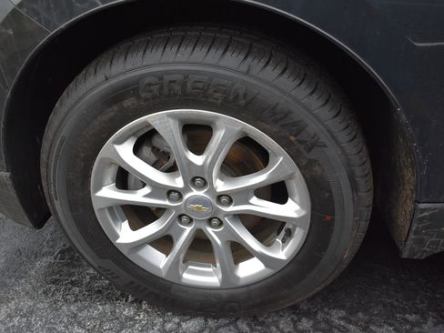 Used 2020 Chevrolet Equinox LS image 9