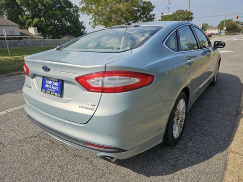 Used 2013 Ford Fusion SE FWD image 5