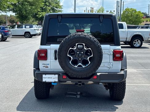 Used 2023 Jeep Wrangler Unlimited Rubicon 4xe w/ Cold Weather Group AWD/4WD image 6