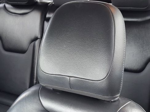 Used 2017 Jeep Compass Limited w/ Navigation Group image 18