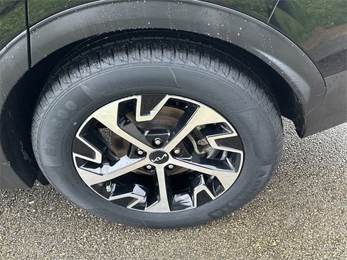 Certified 2023 Kia Sportage EX image 9