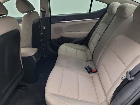 Used 2020 Hyundai Elantra SE image 18