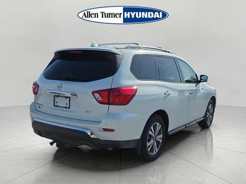 Used 2019 Nissan Pathfinder SV FWD image 8
