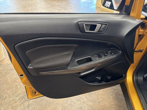 Used 2021 Ford EcoSport SE image 27