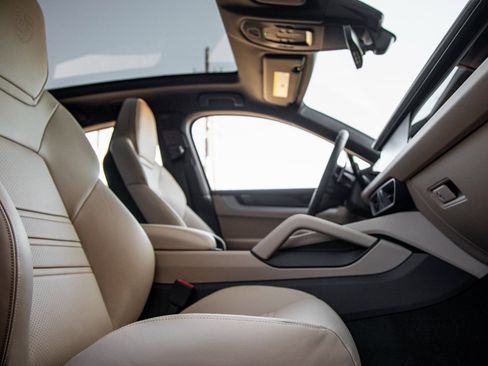 New 2026 Porsche Cayenne Coupe image 45