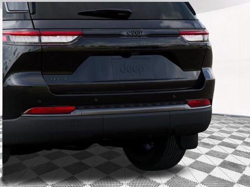 New 2026 Jeep Grand Cherokee Altitude AWD/4WD image 22