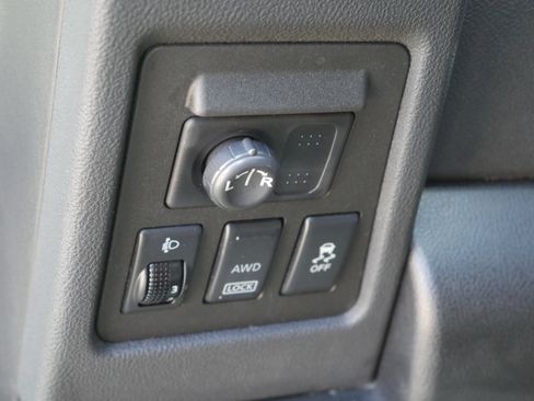 Used 2012 Nissan Rogue SL AWD/4WD image 6