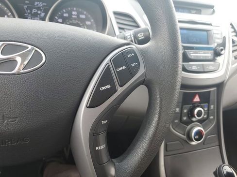 Used 2016 Hyundai Elantra SE image 23