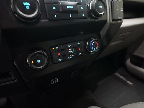 Used 2019 Ford F150 XLT w/ Equipment Group 302A Luxury AWD/4WD image 20