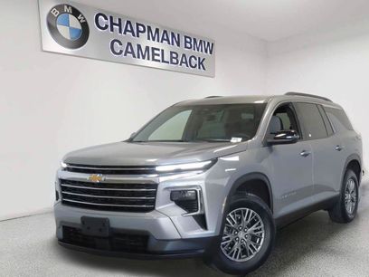 Used 2025 Chevrolet Traverse LT