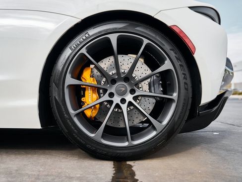 Used 2025 McLaren Artura Spider image 24