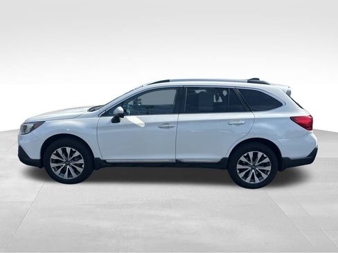 Used 2018 Subaru Outback 3.6R Touring image 5