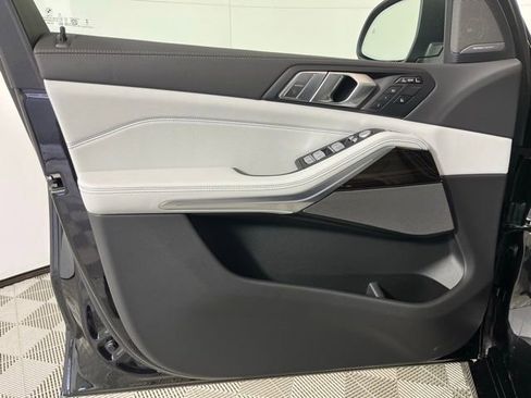 New 2026 BMW X7 xDrive40i w/ Premium Package image 9