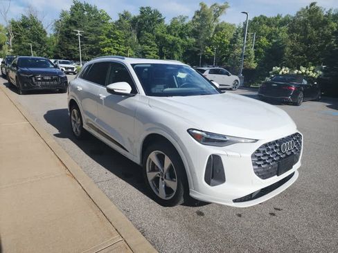Used 2025 Audi Q5 Premium w/ Premium Plus AWD/4WD image 11