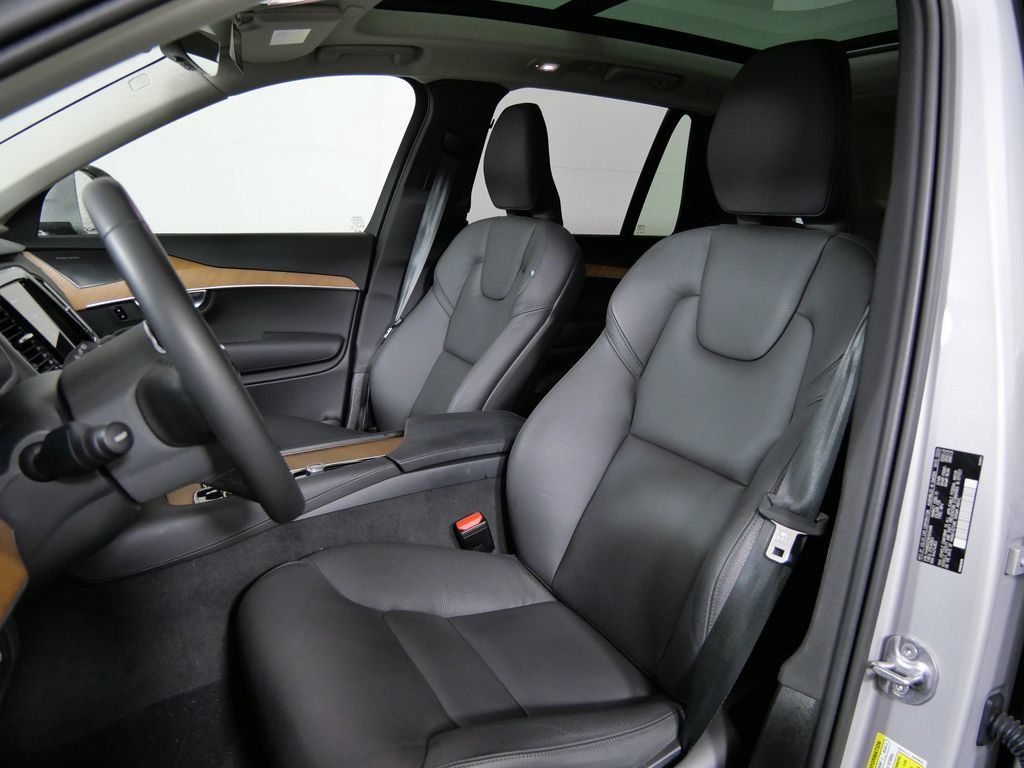 Used 2024 Volvo XC90 T8 Plus w/ Protection Package Premier AWD/4WD image 11