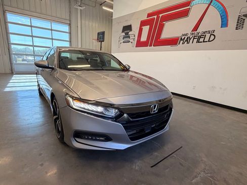 Used 2020 Honda Accord Sport image 2
