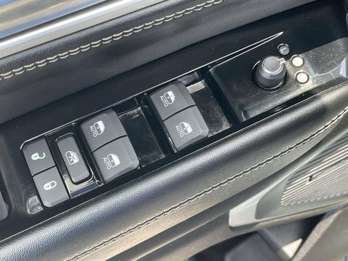 Used 2024 Jeep Wagoneer L Series II w/ Flexible Seating Group AWD/4WD image 18