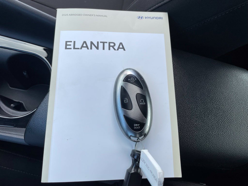 Used 2025 Hyundai Elantra SEL FWD image 37