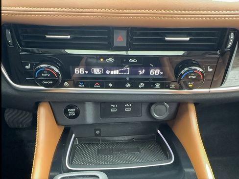 Used 2025 Nissan Rogue Platinum w/ Platinum Premium Package image 52