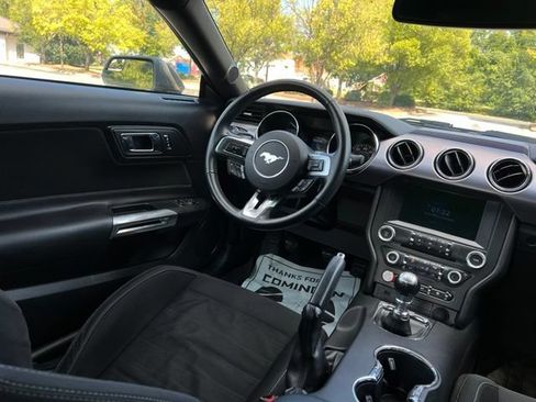 Used 2017 Ford Mustang GT w/ Black Accent Package RWD image 28