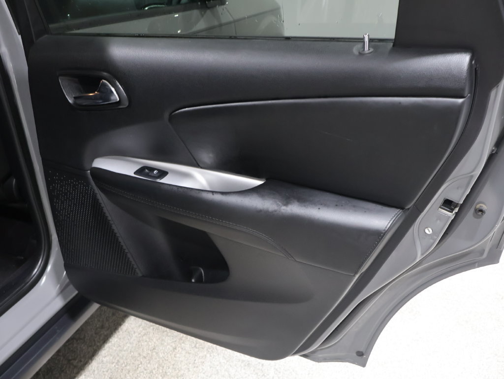 Used 2019 Dodge Journey SE FWD image 21