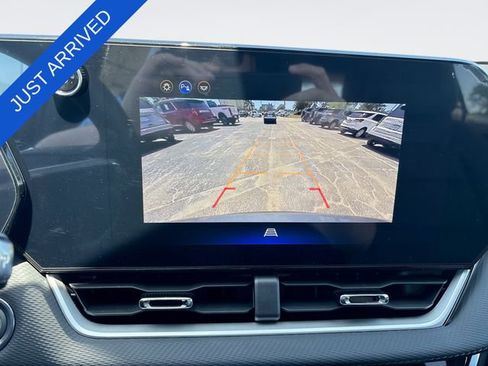 New 2026 Chevrolet Equinox LT w/ Convenience Package II FWD image 17