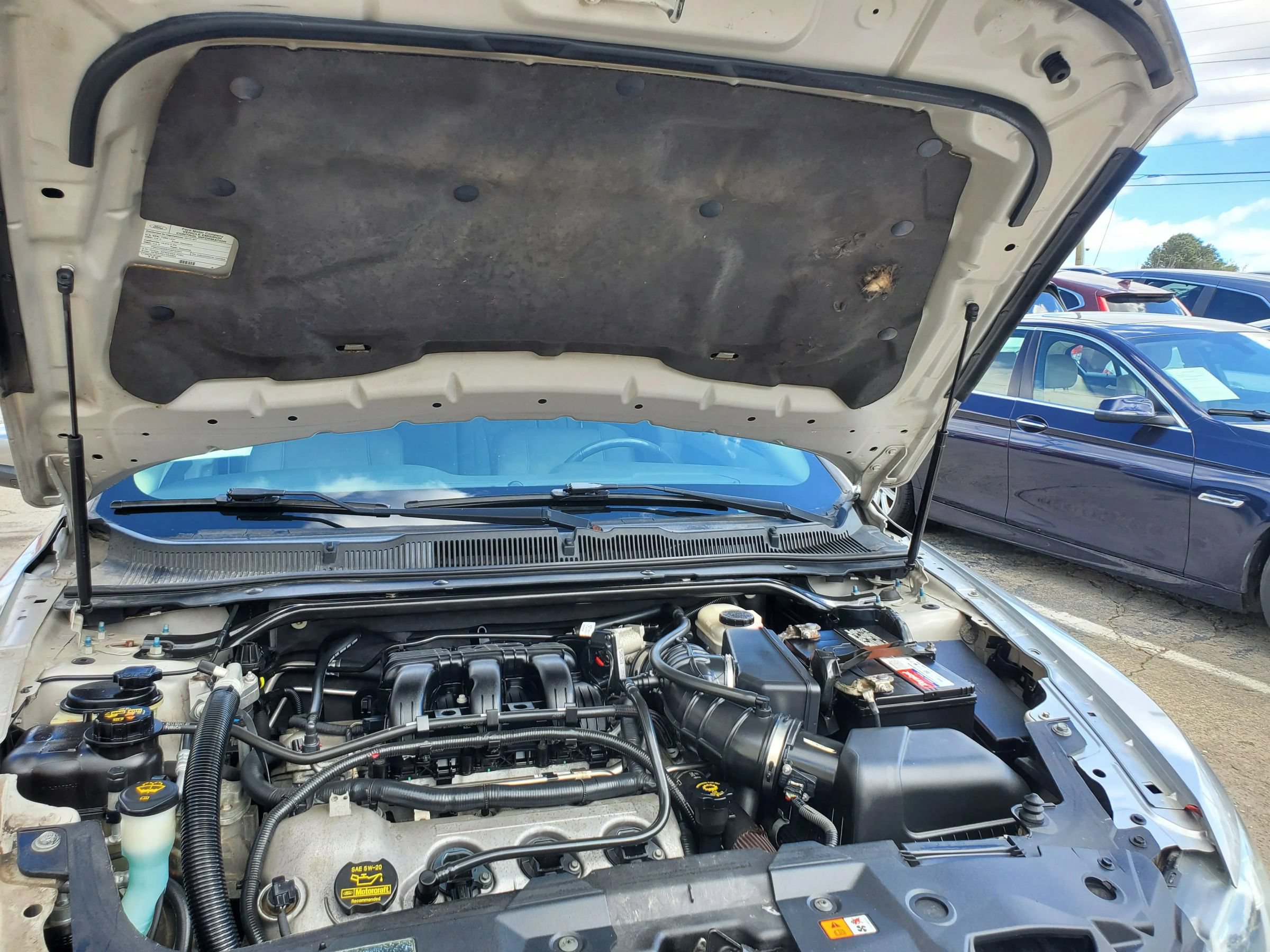 Used 2010 Ford Taurus SEL FWD image 48