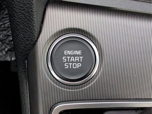 New 2026 Kia Sportage EX FWD image 32