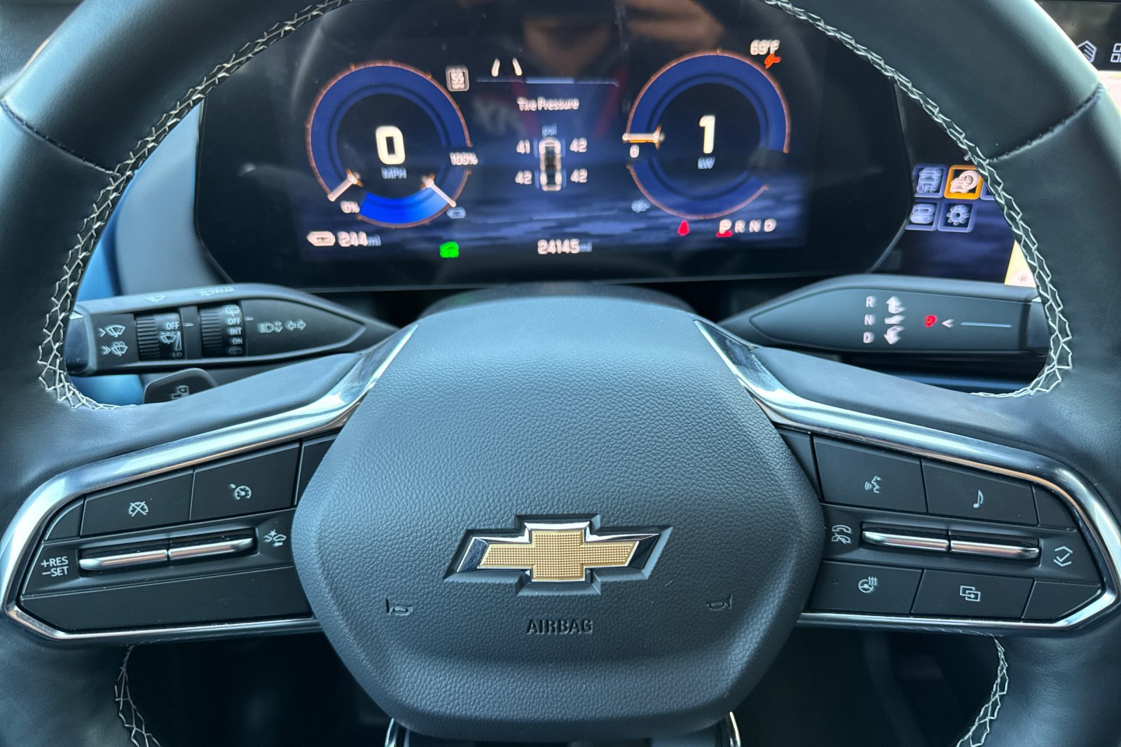 Certified 2024 Chevrolet Equinox EV LT FWD image 25