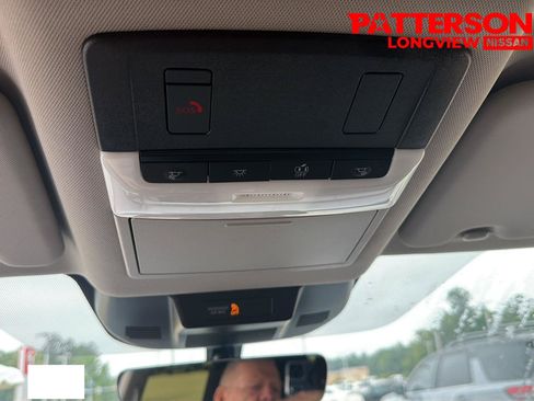 Used 2025 Nissan Rogue SV FWD image 13