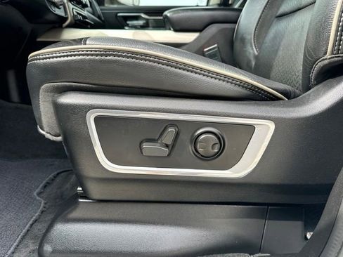 Used 2022 RAM 1500 Laramie AWD/4WD image 11